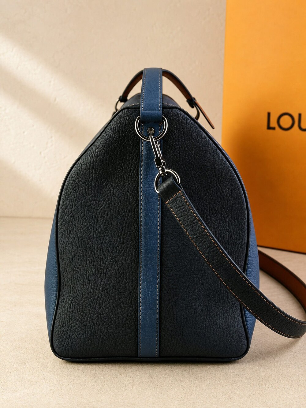 Louis Vuitton Blue Taurillon Keepall with Detachable Shoulder Strap - Picture 5 of 6